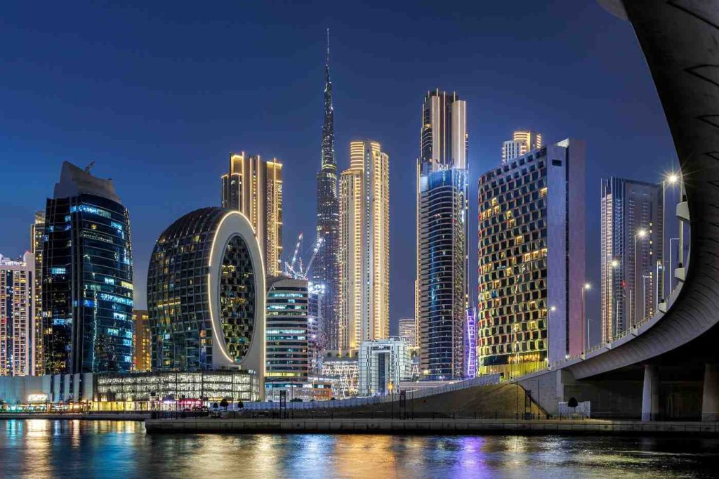 Late Morning: Move Towards Downtown Dubai
